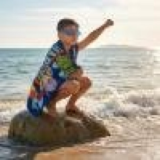 Set toalla + gafas AVENGERS